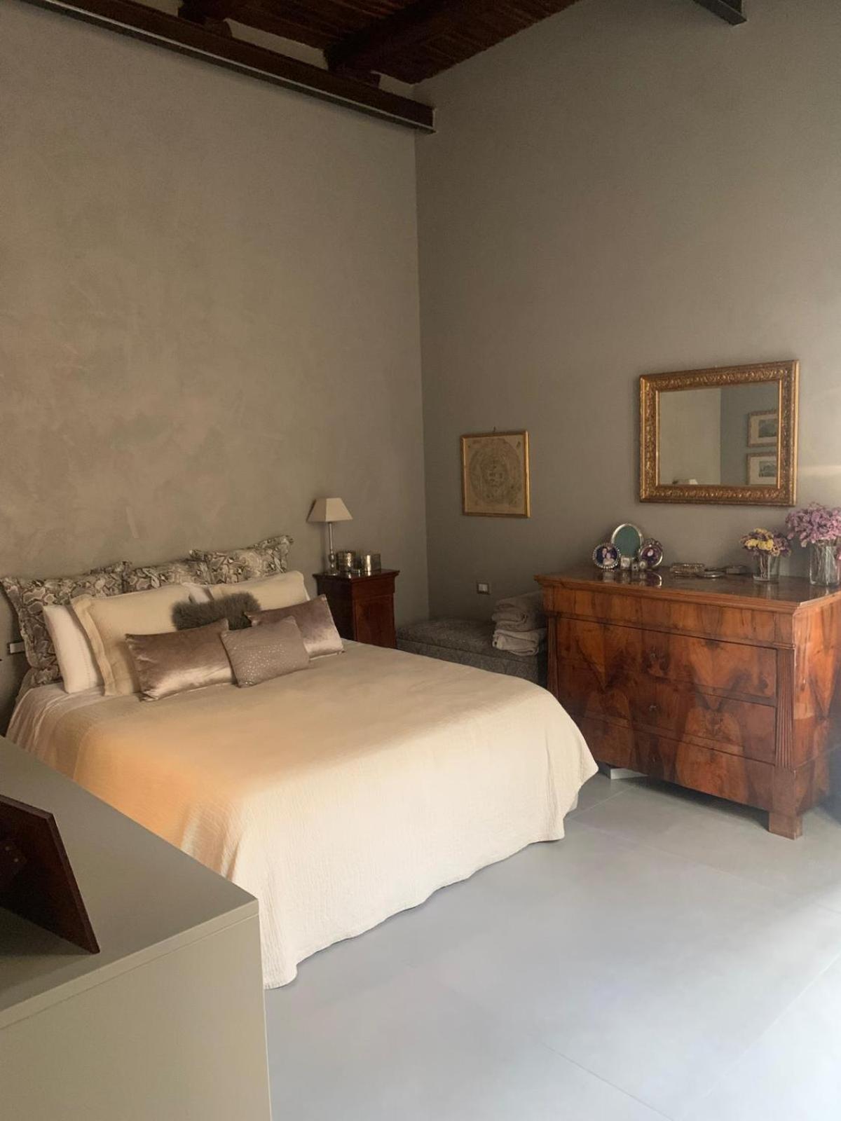 Apartamento La Casa Di Paola Salerno Exterior foto